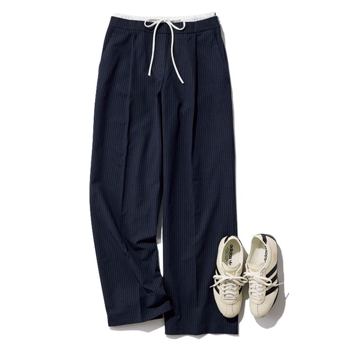adidasのトーキョー × ZARAのパンツ