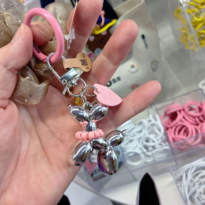 鍵用に！バルーンのワンコがかわいい！半額でゲット！大阪コリアタウン入口手前の推し活ショップ「Ossi」
