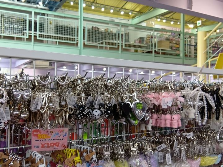 気軽に立ち寄れる店内！今回もサラッと見てまわることに！