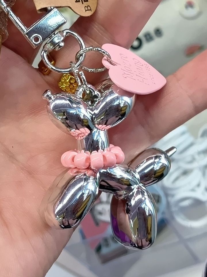 鍵用に！バルーンのワンコがかわいい！半額でゲット！大阪コリアタウン入口手前の推し活ショップ「Ossi」