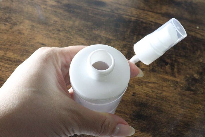 ポンプ部分を外したムダゼロポンプボトルの広い口。
