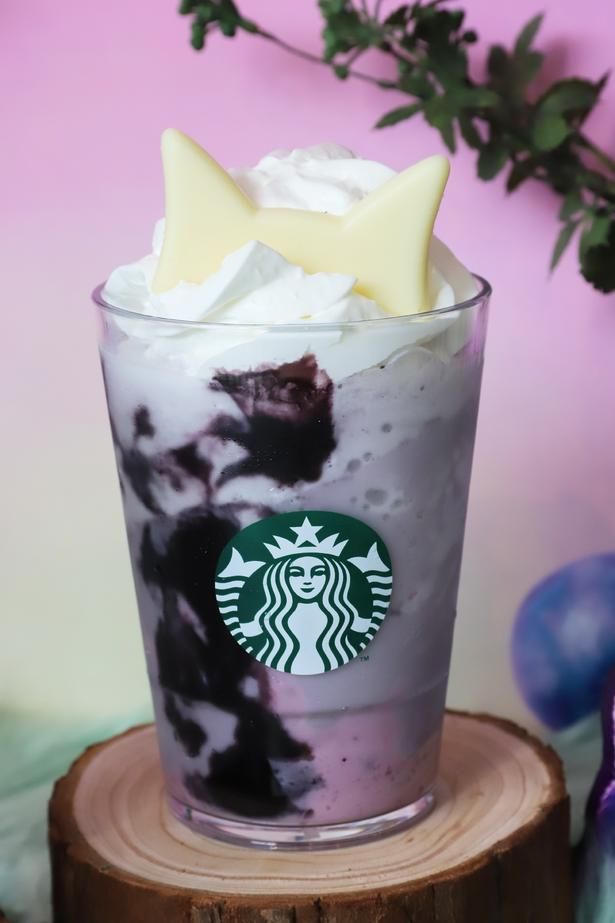ミルキーなホワイトチョコレートがトッピングされた「白耳ver.」