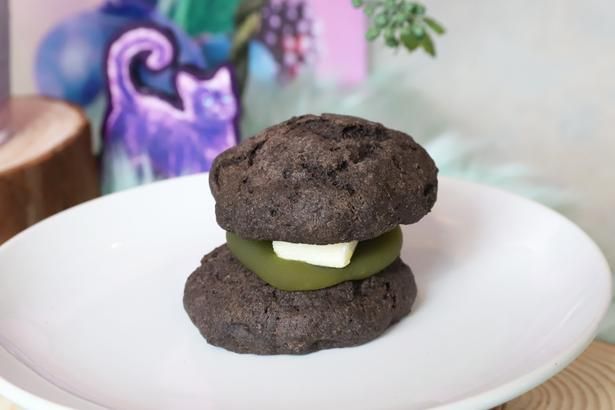 「抹茶あんバター チョコスコーンサンド」はコーヒーのおともにもぴったり