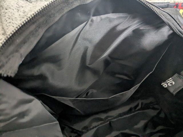 バッグの内側と内ポケット