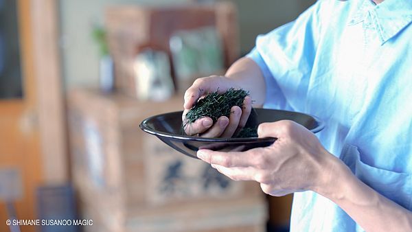 島根県のプロバスケチーム「島根スサノオマジック」が地域の老舗茶舗とコラボしたオリジナル茶葉を発売