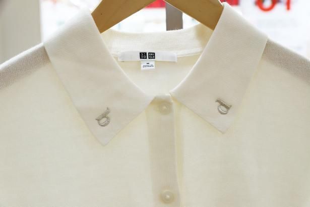 襟にさりげなくイニシャルを刺しゅう(1カ所1000円)するのもおしゃれ