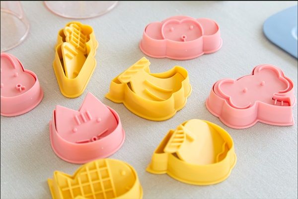 子どもサイズの調理道具5種セット発売！2歳頃の“自分でやりたい”を叶える