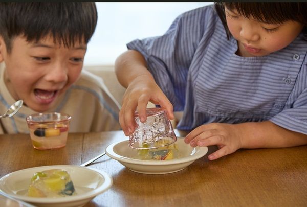 子どもサイズの調理道具5種セット発売！2歳頃の“自分でやりたい”を叶える