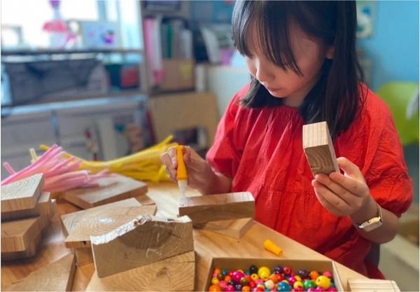 高岡市で子ども向け無料工作スペース「つくル〜ム」開催！「アロンアルフア」の技術者が遊び方をレクチャー