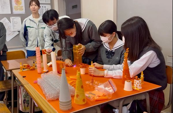 高岡市で子ども向け無料工作スペース「つくル〜ム」開催！「アロンアルフア」の技術者が遊び方をレクチャー