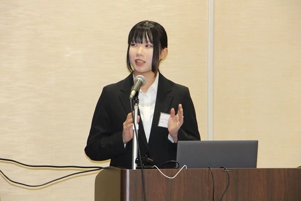 広島県学生地域連携活動発表会に広島工業大の学生が登壇！木工プロダクトについて発表