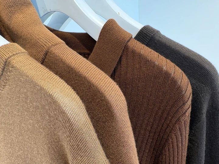 ブラウンの3型とダークブラウンの比較