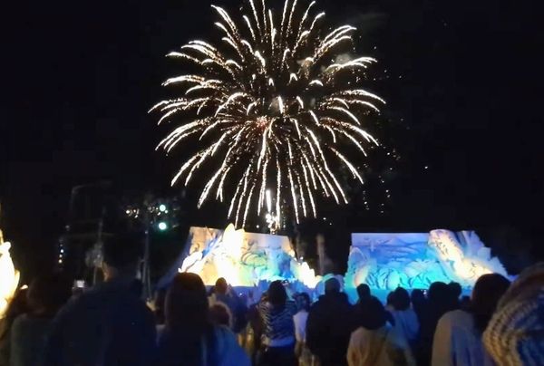 芦屋海浜公園レジャープールアクアシアンにて「あしや砂像展2026」開催！「サッカー王国」をテーマにした圧巻の砂像を公開