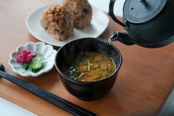 ヤマト醤油味噌が、ヴィーガン対応の「フリーズドライ贅沢みそ汁 オクラ」を発売！