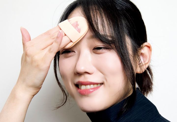 別売りのスポンジを使い、密着させるのがオススメ。