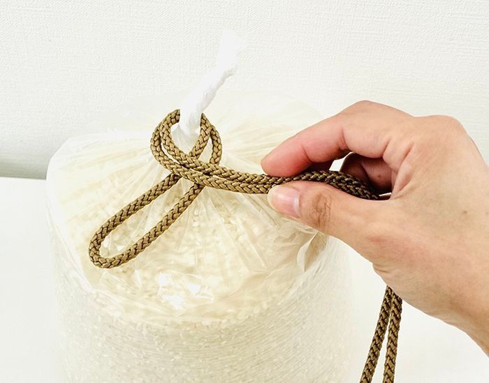 袋の口が短くて結びにくい…そんな時は『紐1本』あれば解決！手品みたいな方法でちゃんと口が結べるんです♪