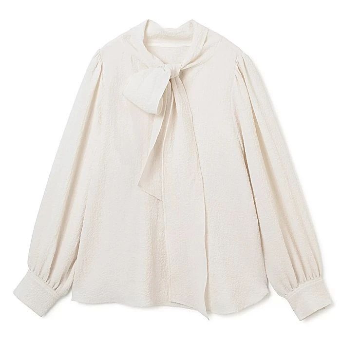 M7days【徳原文子さんコラボ】シボ感ボウタイブラウス￥17600／Marisol（M7days）