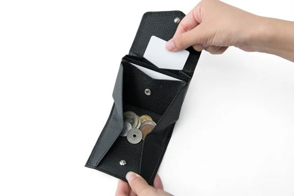 手のひらサイズに使いやすさを凝縮！イタリアンレザーを使ったミニ財布がMakuakeに登場