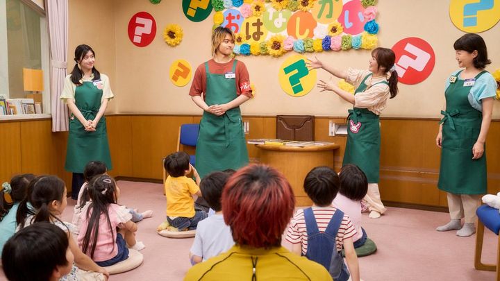 夜ドラ「税金で買った本」第32回より ©️NHK