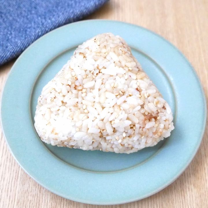 完成したごまおにぎり
