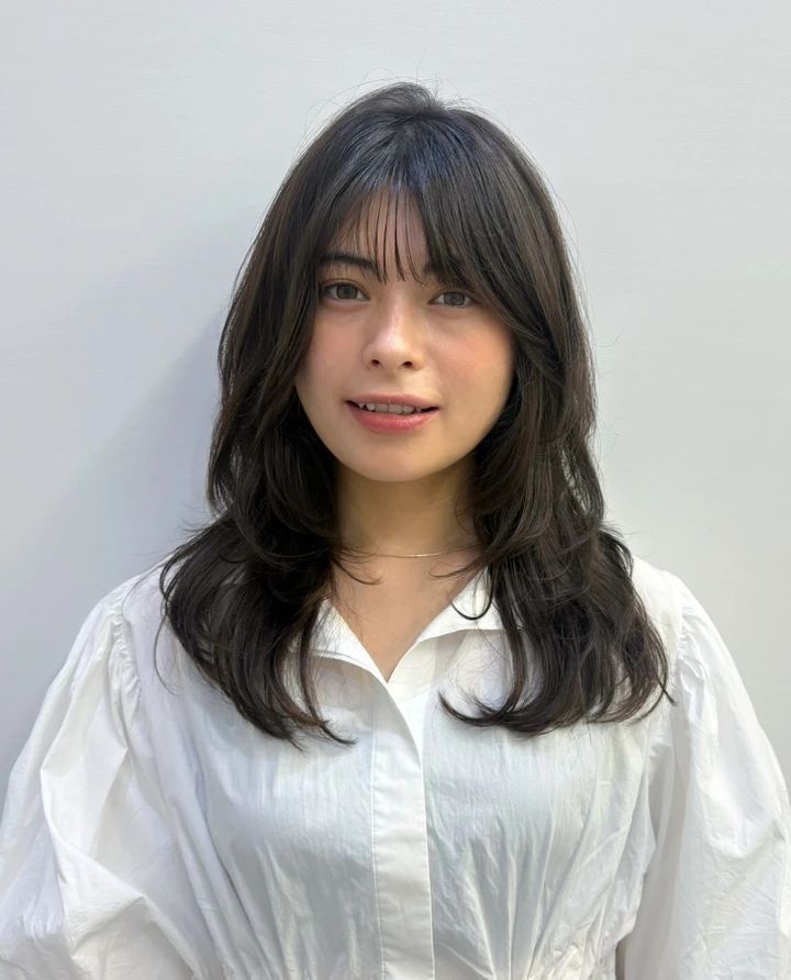 30代 髪型・ロングの正面