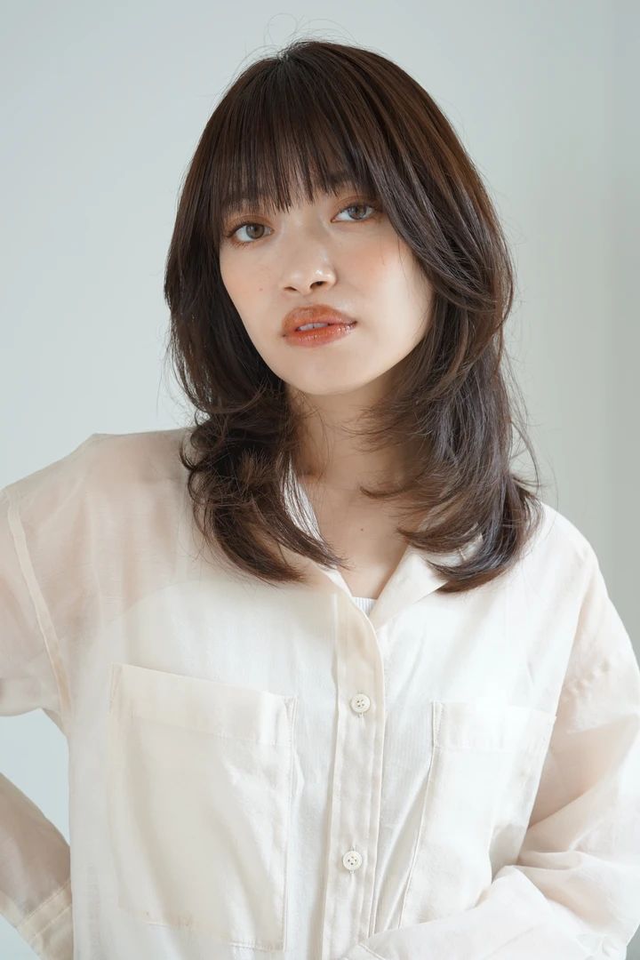30代 髪型・ミディアムの正面