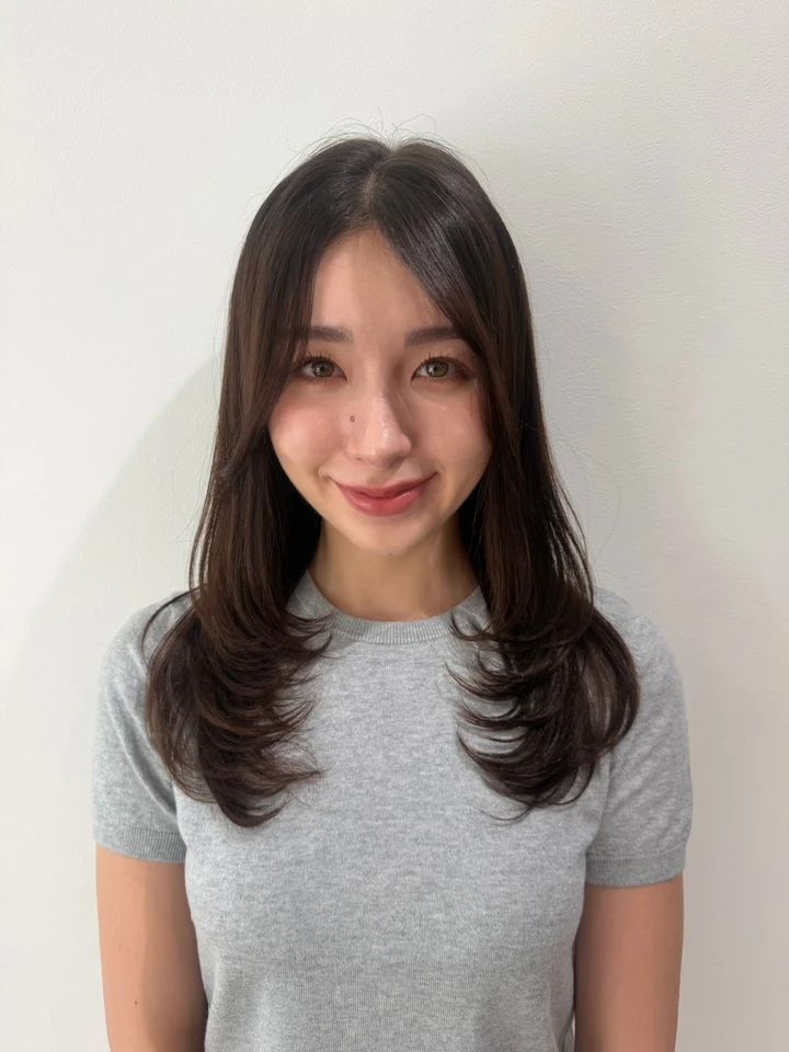 30代 髪型・ロングの正面