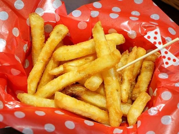 外はザクザク、中はホクホク食感のフライドポテト「【店舗限定】ザクザクポテト」(Mサイズ390円)