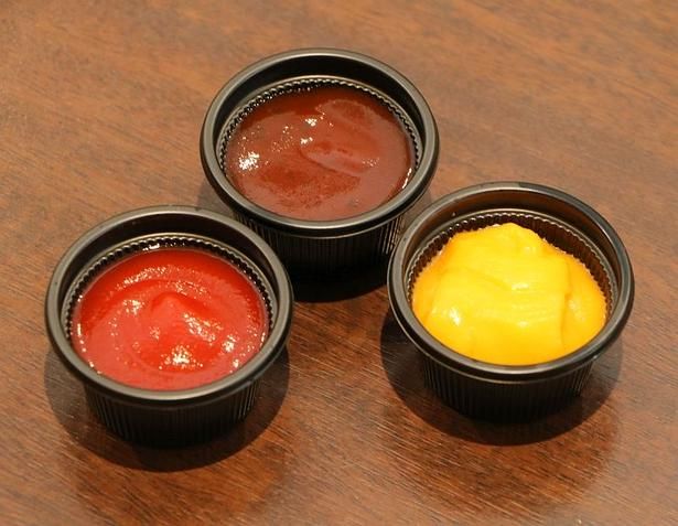 ディップソースはケチャップ、チェダーチーズ、アメリカンBBQから選べる