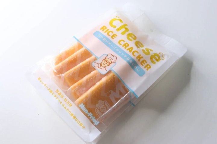 チーズ味ライスクラッカーのパッケージ全体