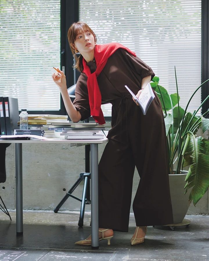 八木アリサ パンツコーデ