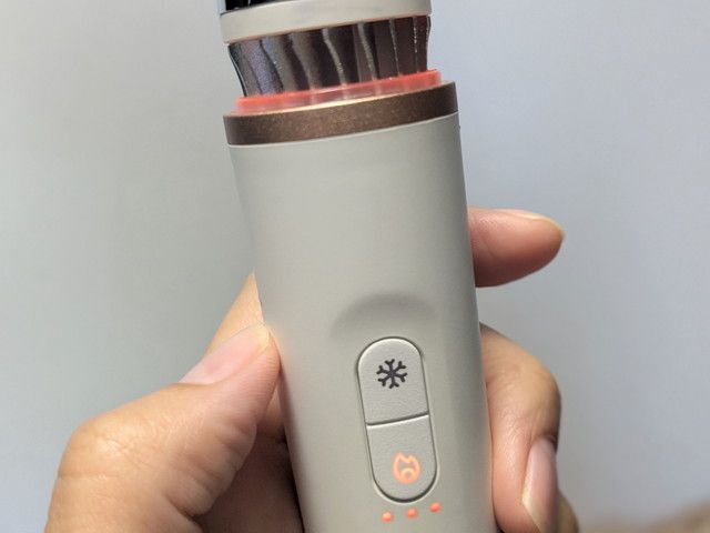 温感モードでオレンジ色に光るセラフェイス デパフィング ワンド