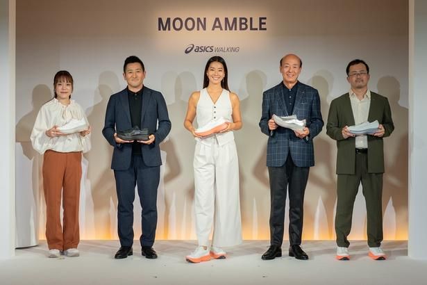 アクティブなすみれさんも、「前に進みたくなる」と絶賛 画像提供：株式会社アシックス
