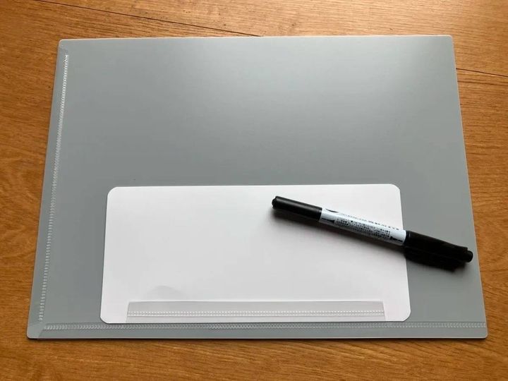 セリア：A4クリアホルダー ハードタイプ