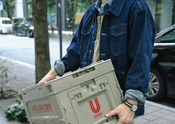働く人の声を、動きやすさや耐久性、ポケットの配置まで反映。UNIVERSAL OVERALL（ユニバーサルオーバーオール）から、“道具としての服”を目指したメイドインUSAの新コレクション「EARTH WORKS」が登場する。
