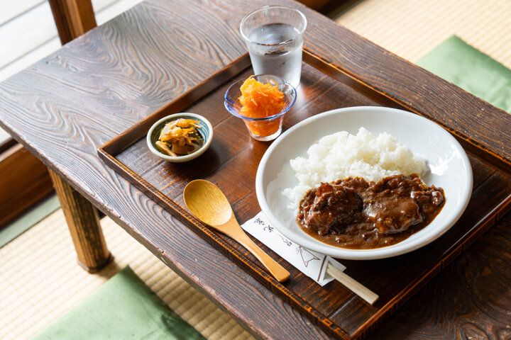 北鎌倉で味わう伝統のおいなりさん。古刹の門前に佇む「光泉」