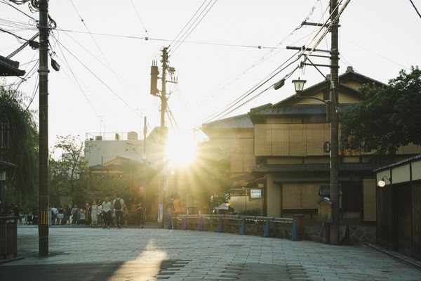 肉の魅力を味わいと盛り付けで楽しむ、「京やきにく れんぞう 祇園店」オープン