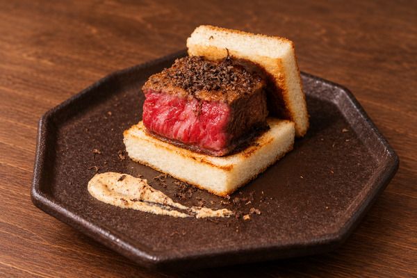 肉の魅力を味わいと盛り付けで楽しむ、「京やきにく れんぞう 祇園店」オープン