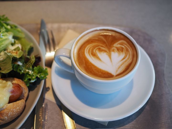 HATTO COFFEEのホットカフェラテ