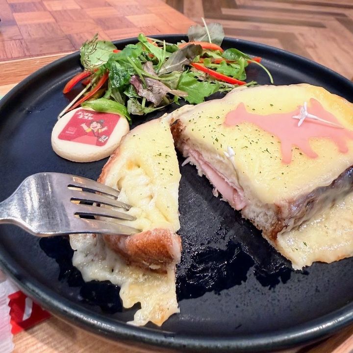 アルプスの少女ハイジが原宿に出勤中！期間限定「ネスレ日本の係長ハイジのおしごと体験カフェ」