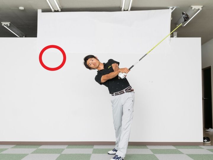 ショットがブレる原因は“目線”だった！美しいフィニッシュのポイントって？
