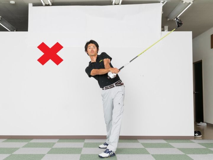 ショットがブレる原因は“目線”だった！美しいフィニッシュのポイントって？