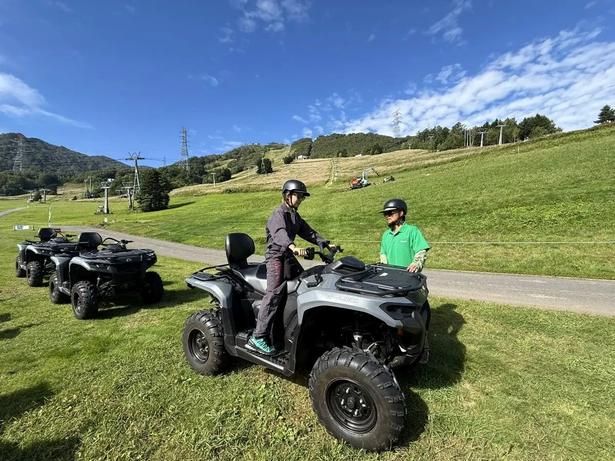 大きなタイヤと頑丈な車体が特徴のATV。普通の乗用車とはひと味違う、アウトドアならではの乗り物