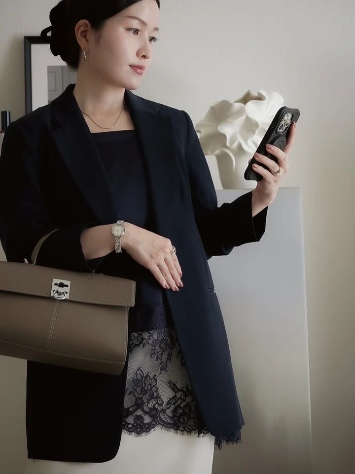 【スワロフスキー】ダイヤ級のきらめきに一目惚れ！プチプラ服も一瞬で高見えする腕時計_9