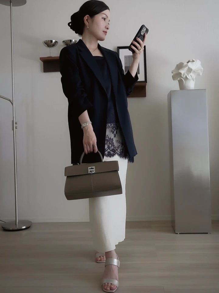 【スワロフスキー】ダイヤ級のきらめきに一目惚れ！プチプラ服も一瞬で高見えする腕時計_10