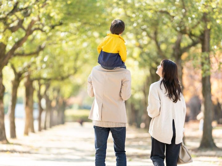 結婚を控え、家庭との両立を優先して保険営業から清掃員へ転職し、収入が減る代わりに家族と向き合う時間を得た人もいます。今回は、愛媛県に住む26歳女性の転職エピソードを紹介します。