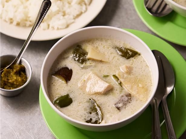 専用ペーストがなくてもできちゃう！「辛くない本格グリーンカレー」 （C）ユウキ食品の西島さん、よねくらりょう／KADOKAWA