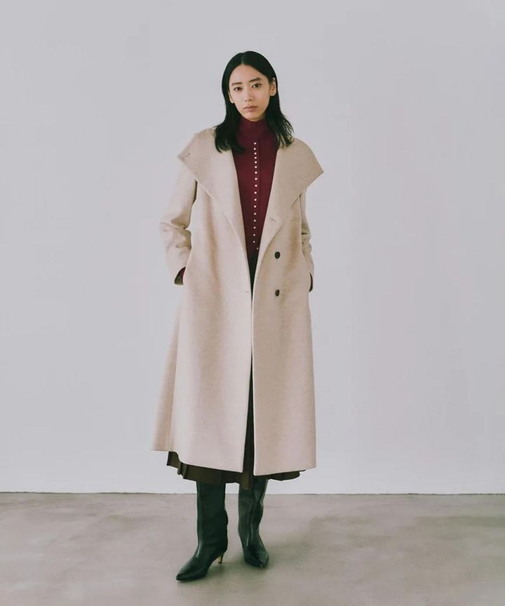画像: プレミアムカシミヤロングコート（オフホワイト）¥62,700（ロペ） ◾️一部10月下旬発売 ◾️一部限定カラーあり 出典：ロペ