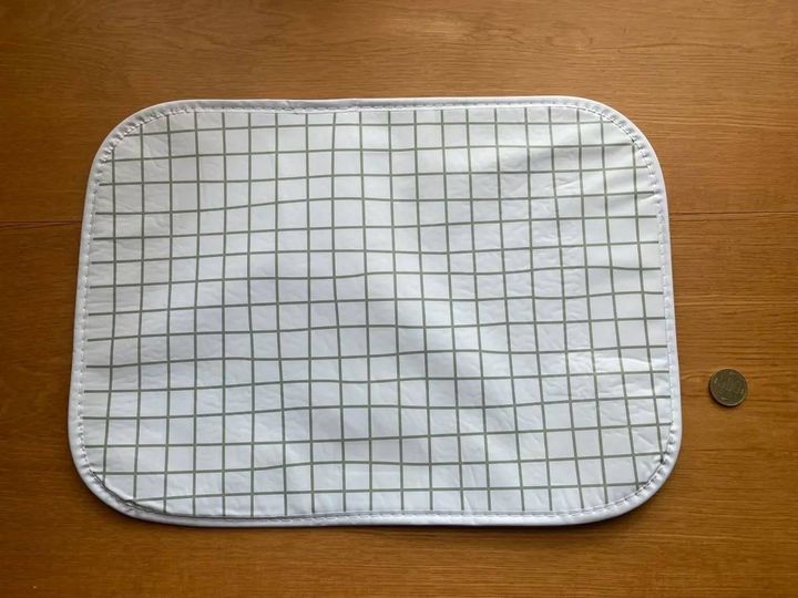 セリア：レンジ上耐熱マット グラフチェック
