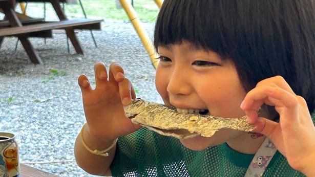 炭火で焼いたマスを味わう！香ばしさと素材のおいしさを楽しもう